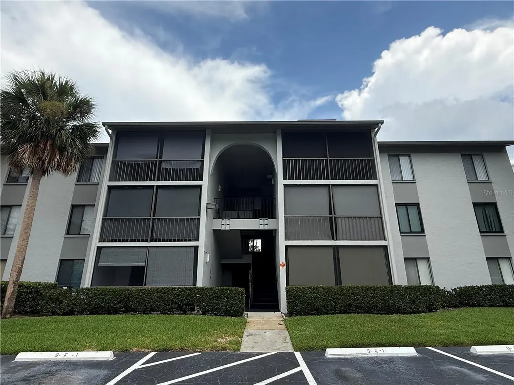 927 S Pine Ridge Circle Sanford FL 32773