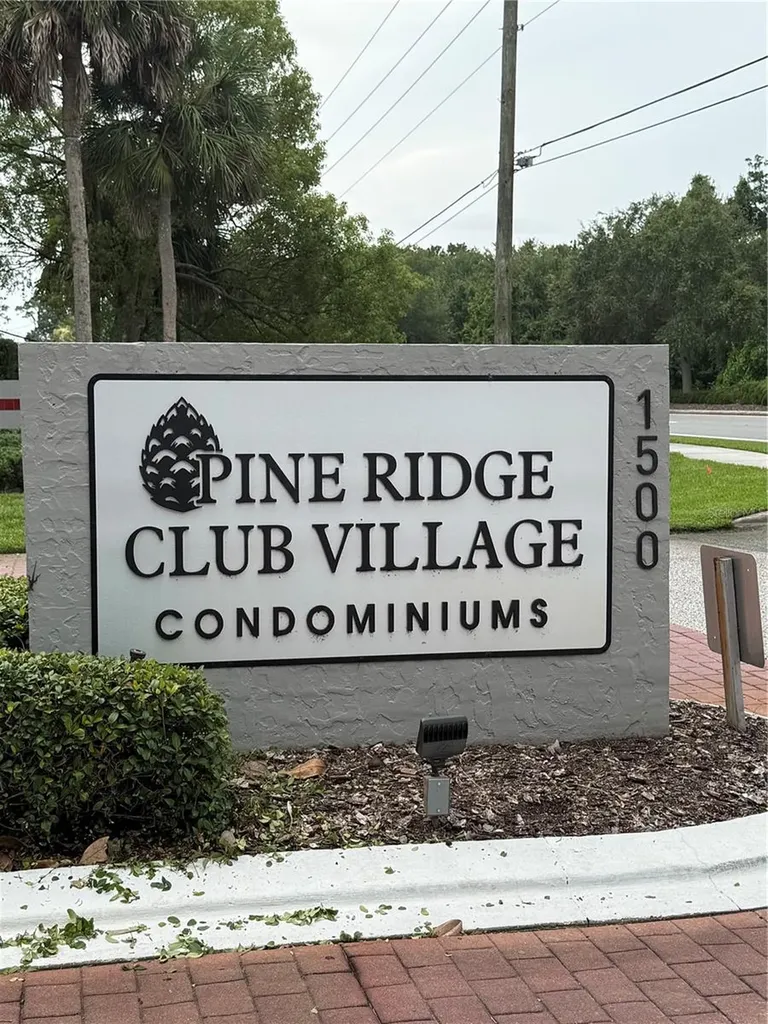 927 S Pine Ridge Circle Sanford FL 32773