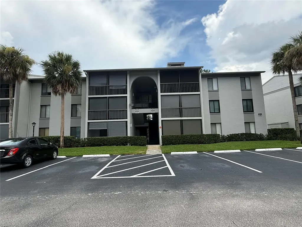 927 S Pine Ridge Circle Sanford FL 32773