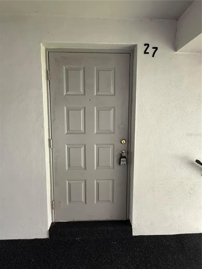 927 S Pine Ridge Circle Sanford FL 32773