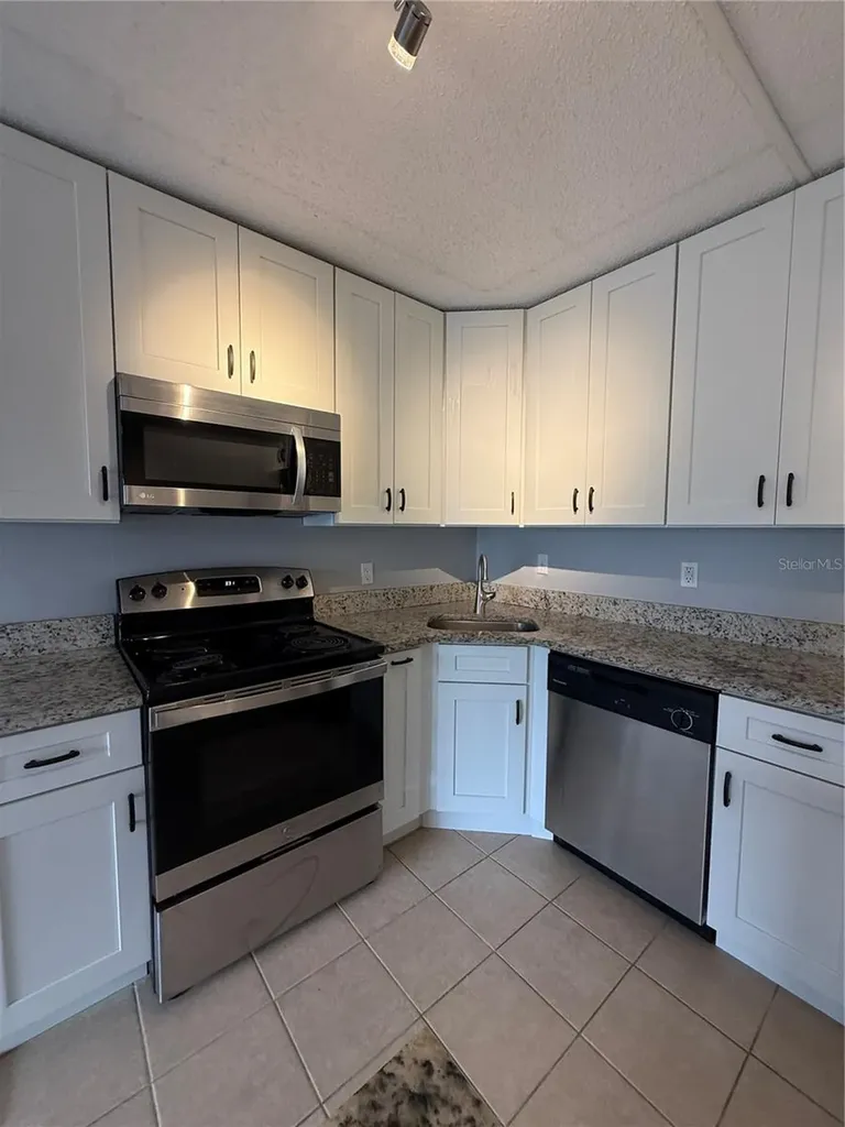 927 S Pine Ridge Circle Sanford FL 32773