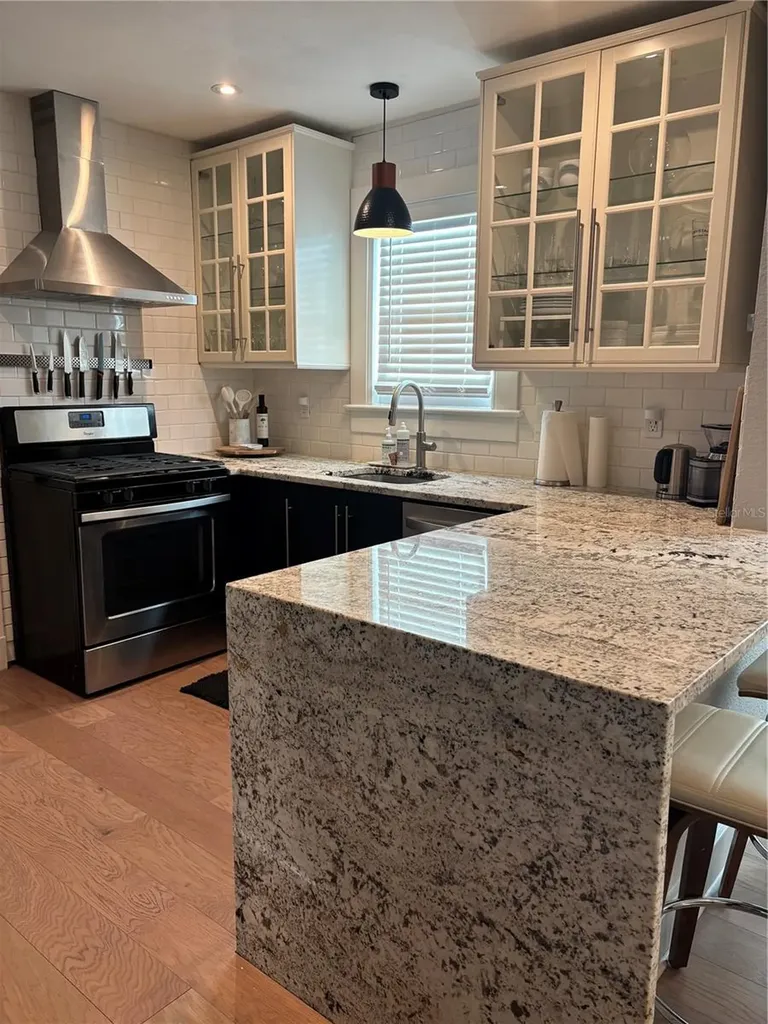 1323 7th Avenue N St Petersburg FL 33705