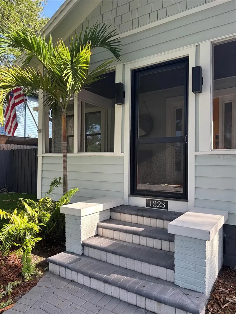 1323 7th Avenue N St Petersburg FL 33705