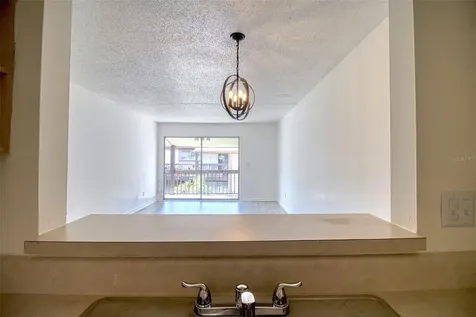 6334 Newtown Circle Tampa FL 33615