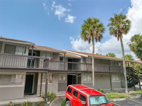6334 Newtown Circle Tampa FL 33615