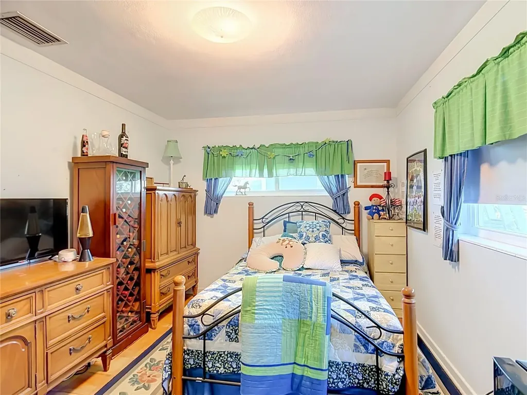 128 N Lake Florence Drive Winter Haven FL 33884