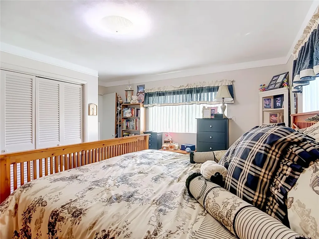 128 N Lake Florence Drive Winter Haven FL 33884