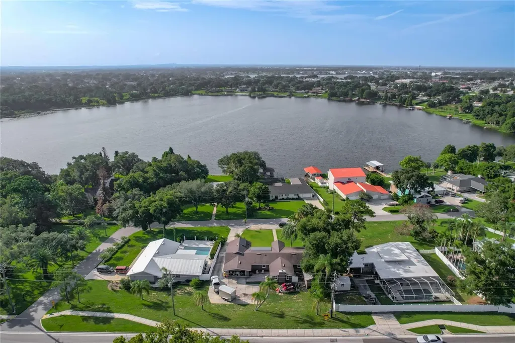 128 N Lake Florence Drive Winter Haven FL 33884