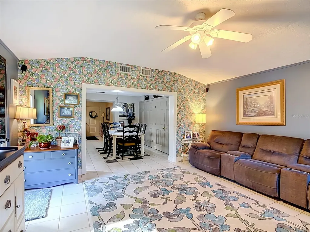 128 N Lake Florence Drive Winter Haven FL 33884