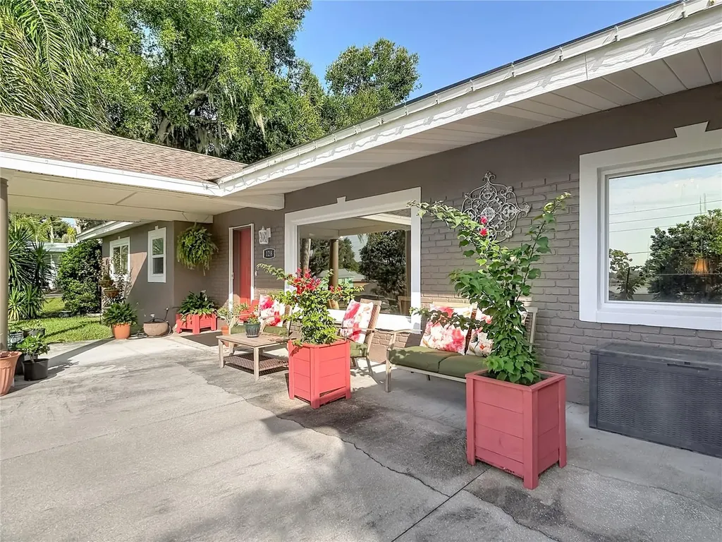 128 N Lake Florence Drive Winter Haven FL 33884