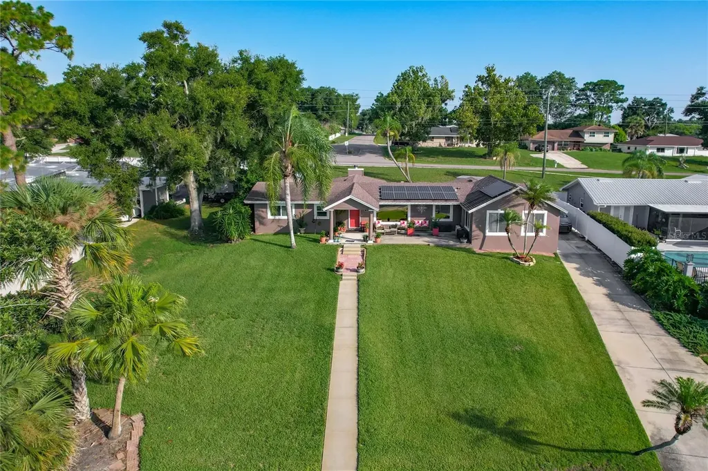 128 N Lake Florence Drive Winter Haven FL 33884