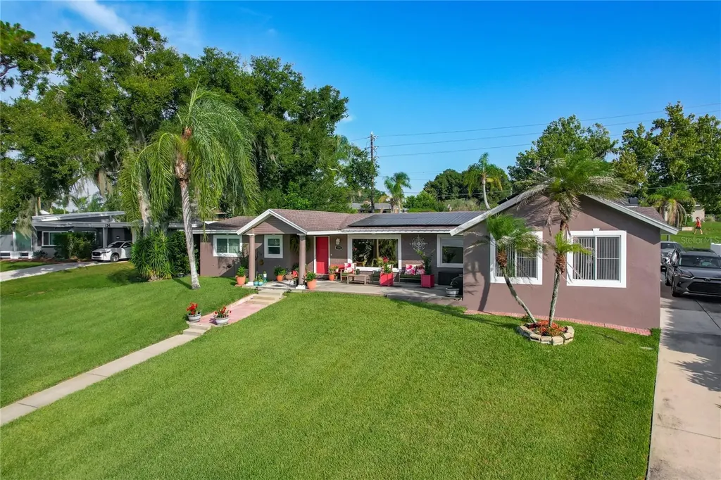 128 N Lake Florence Drive Winter Haven FL 33884