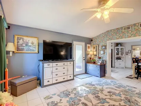 128 N Lake Florence Drive Winter Haven FL 33884