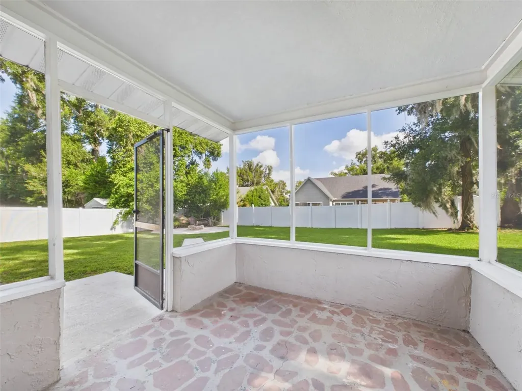 37207 Mcminn Avenue Dade City FL 33525