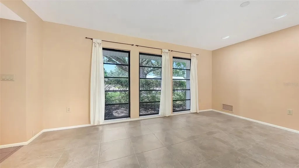 4736 Charing Cross Road Sarasota FL 34241