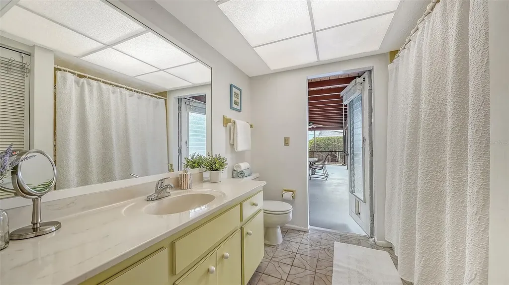 4736 Charing Cross Road Sarasota FL 34241