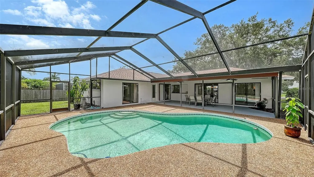 4736 Charing Cross Road Sarasota FL 34241