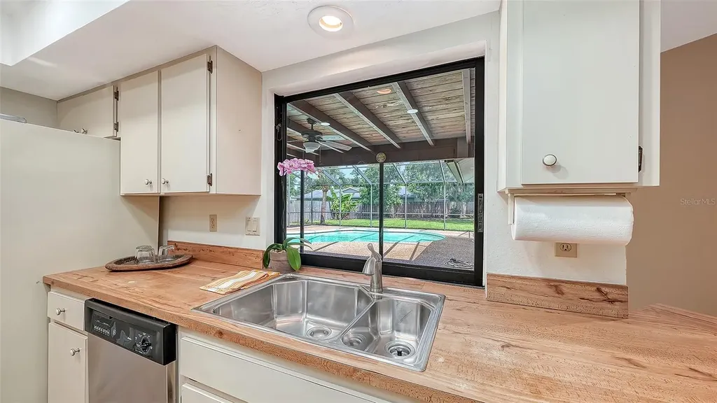 4736 Charing Cross Road Sarasota FL 34241