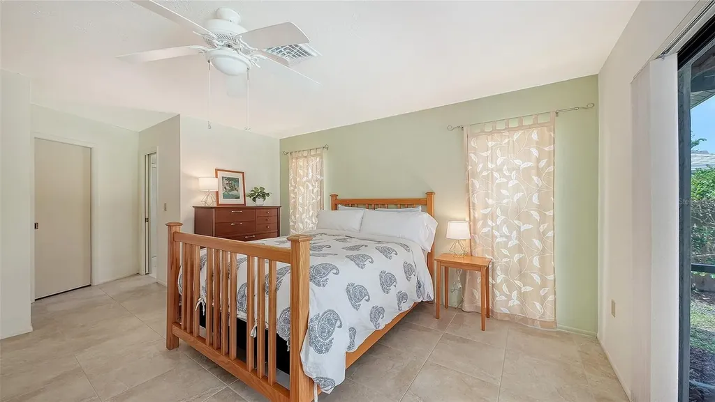 4736 Charing Cross Road Sarasota FL 34241