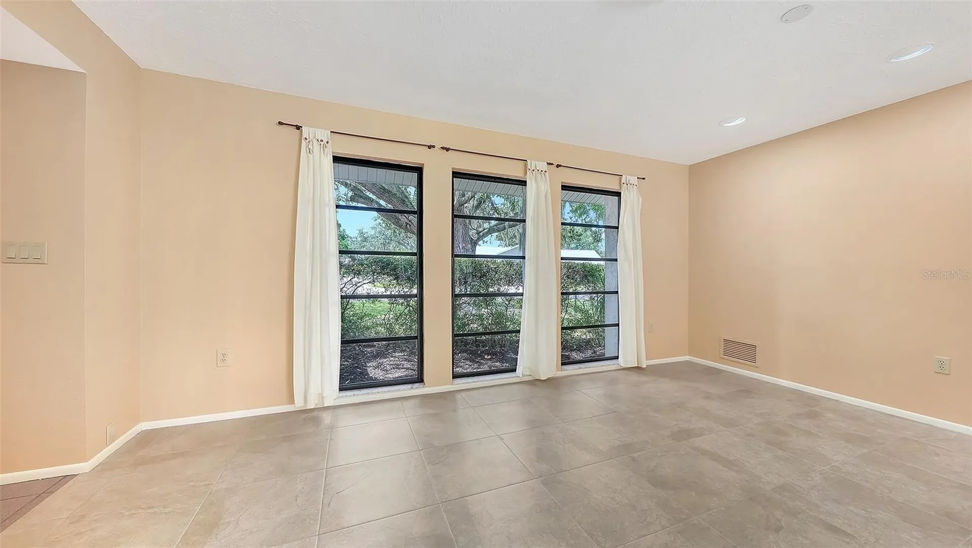4736 Charing Cross Road Sarasota FL 34241