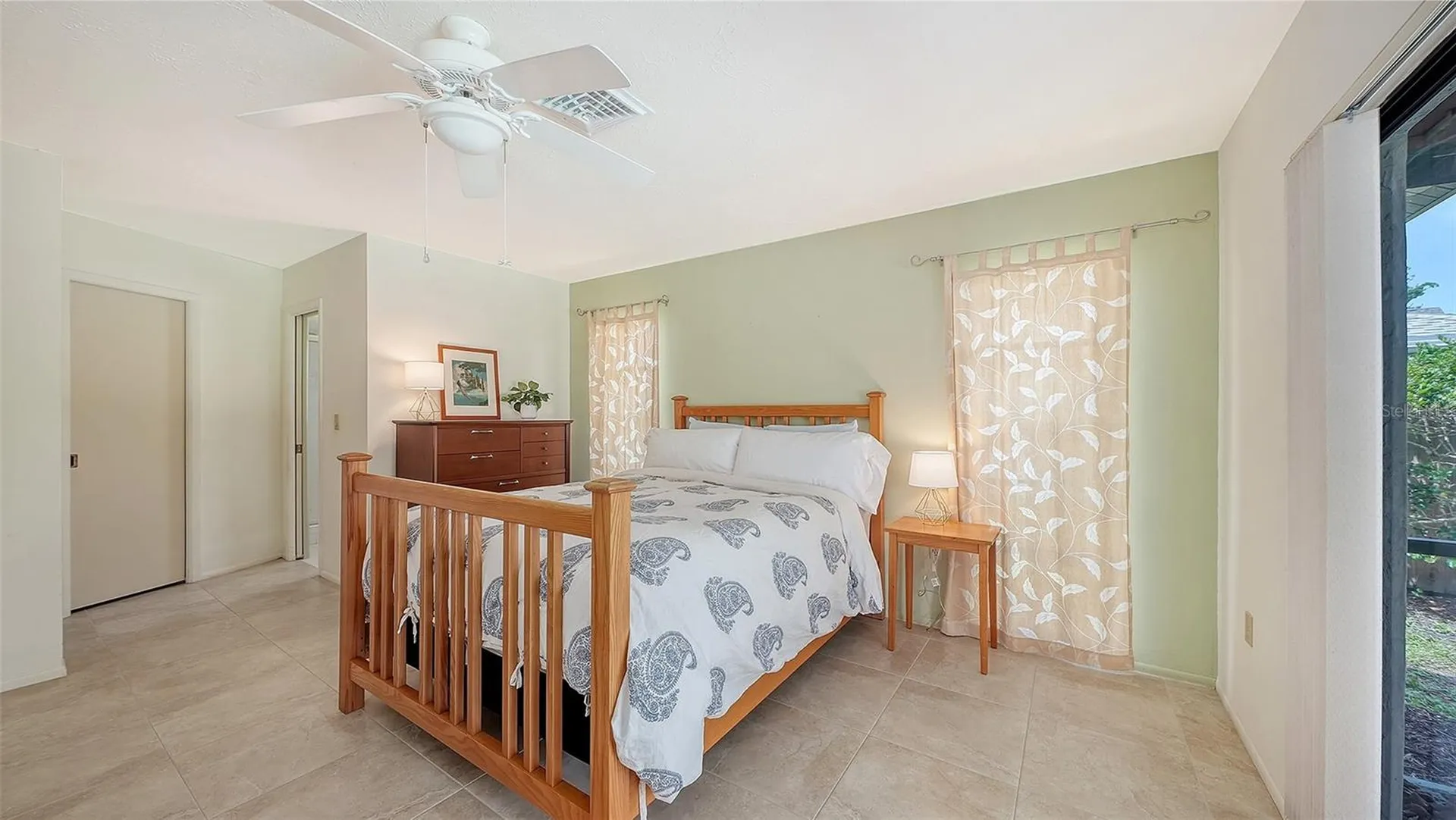 4736 Charing Cross Road Sarasota FL 34241