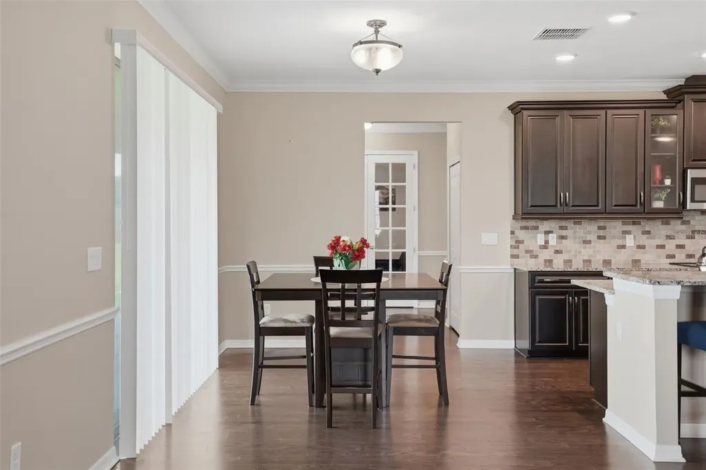 9307 Parisian Court Seffner FL 33584