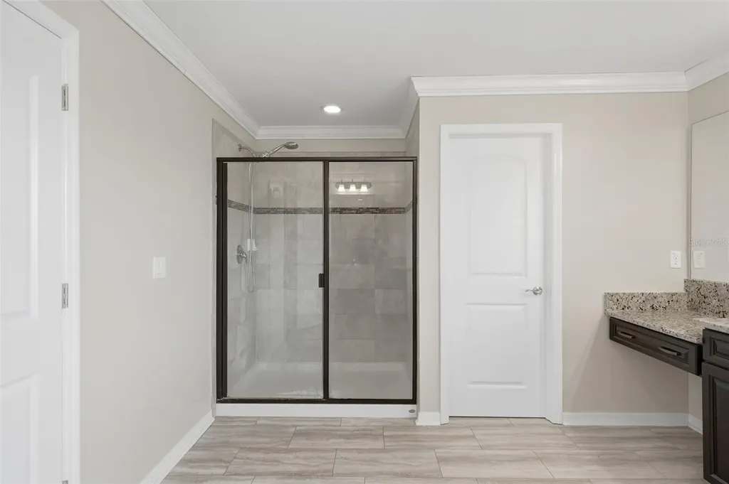 9307 Parisian Court Seffner FL 33584