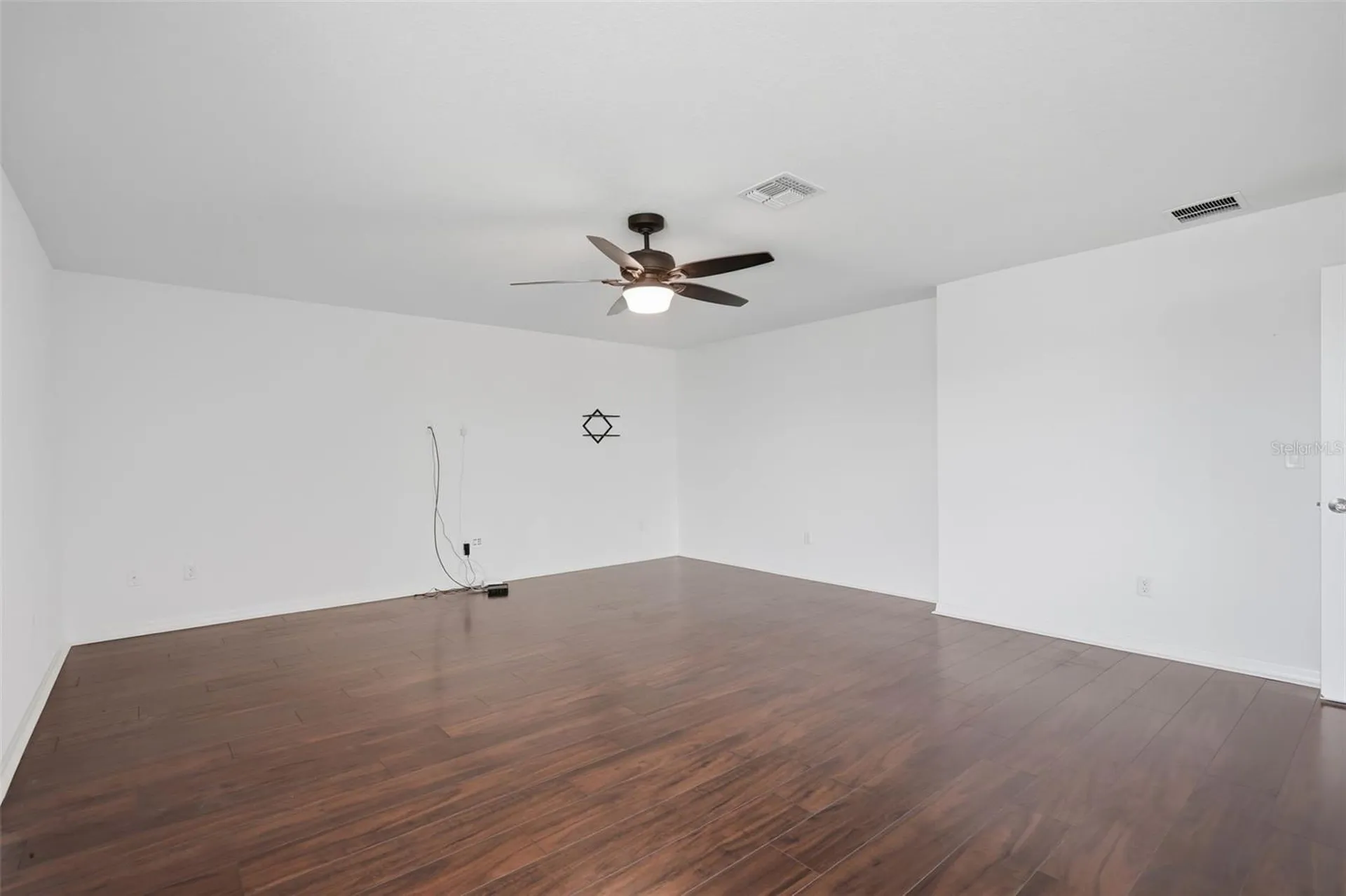 9307 Parisian Court Seffner FL 33584
