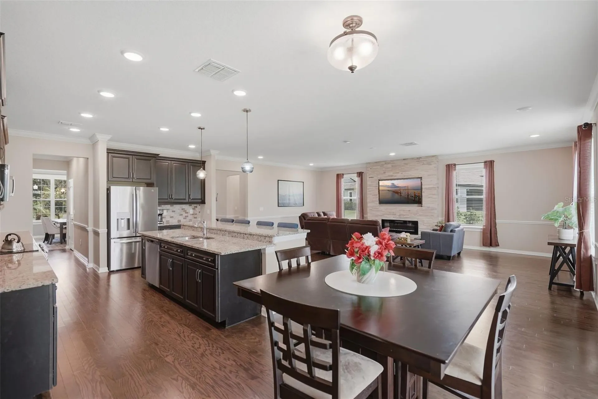 9307 Parisian Court Seffner FL 33584