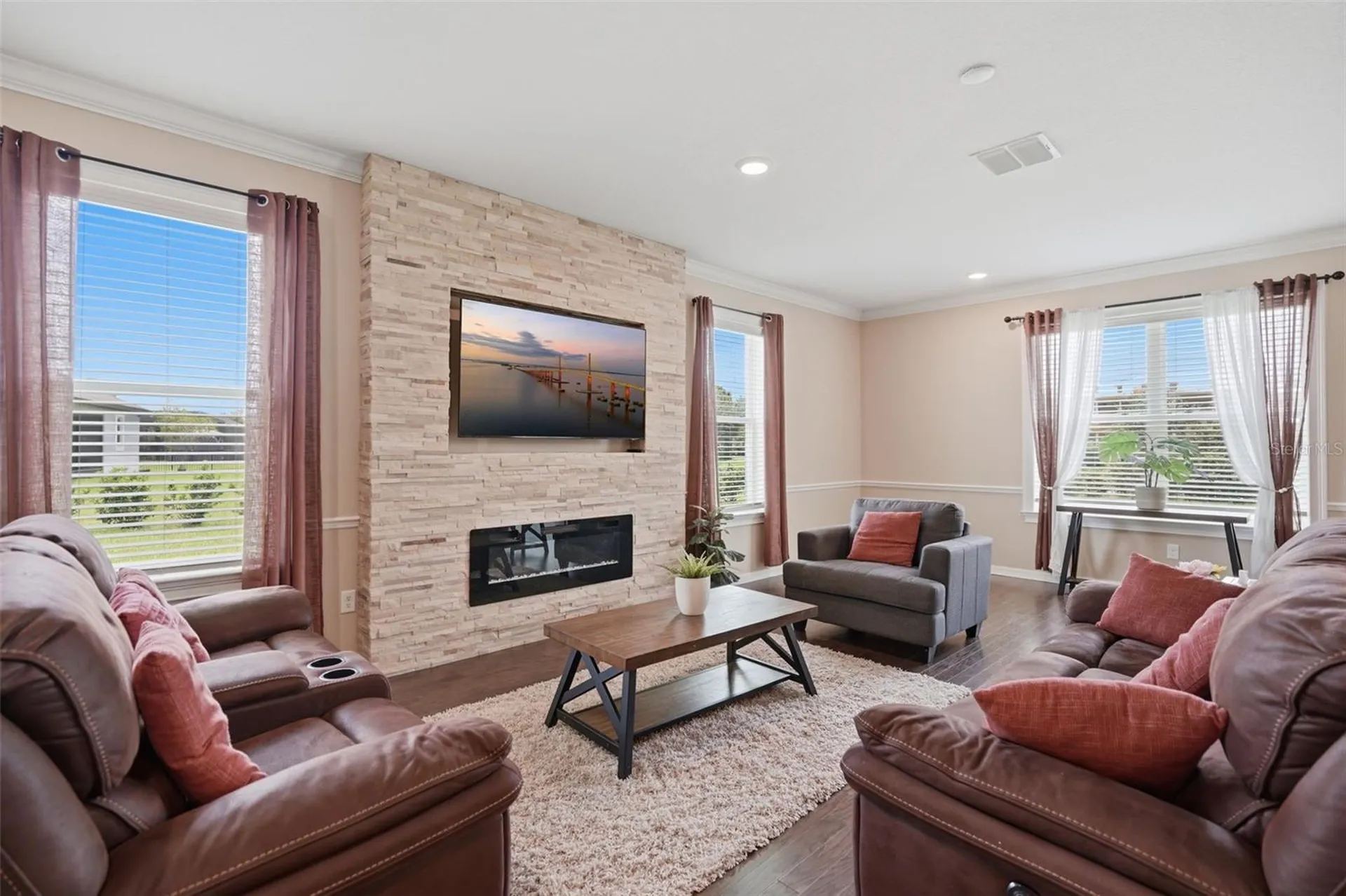 9307 Parisian Court Seffner FL 33584