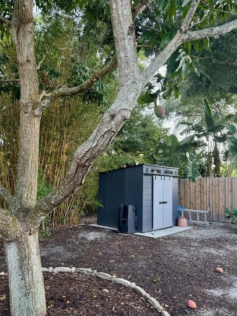 2720 Goldenrod Street Sarasota FL 34239