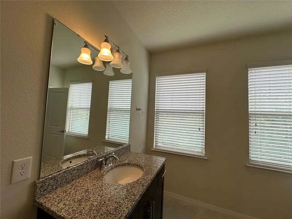 527 Piazza Point Oviedo FL 32765