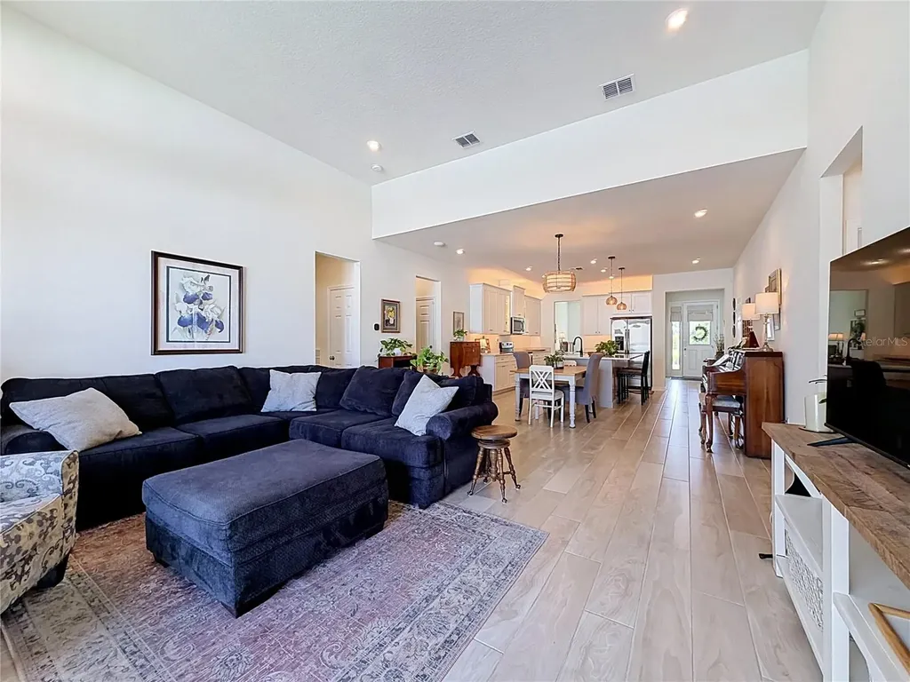 9068 Exploration Avenue Orlando FL 32832