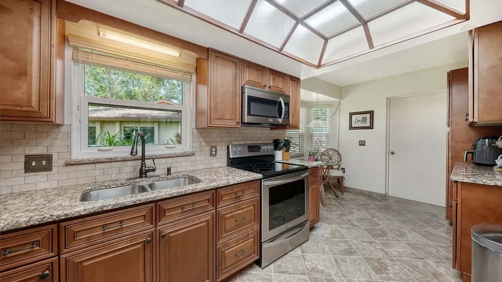 7031 Bright Creek Drive Sarasota FL 34231