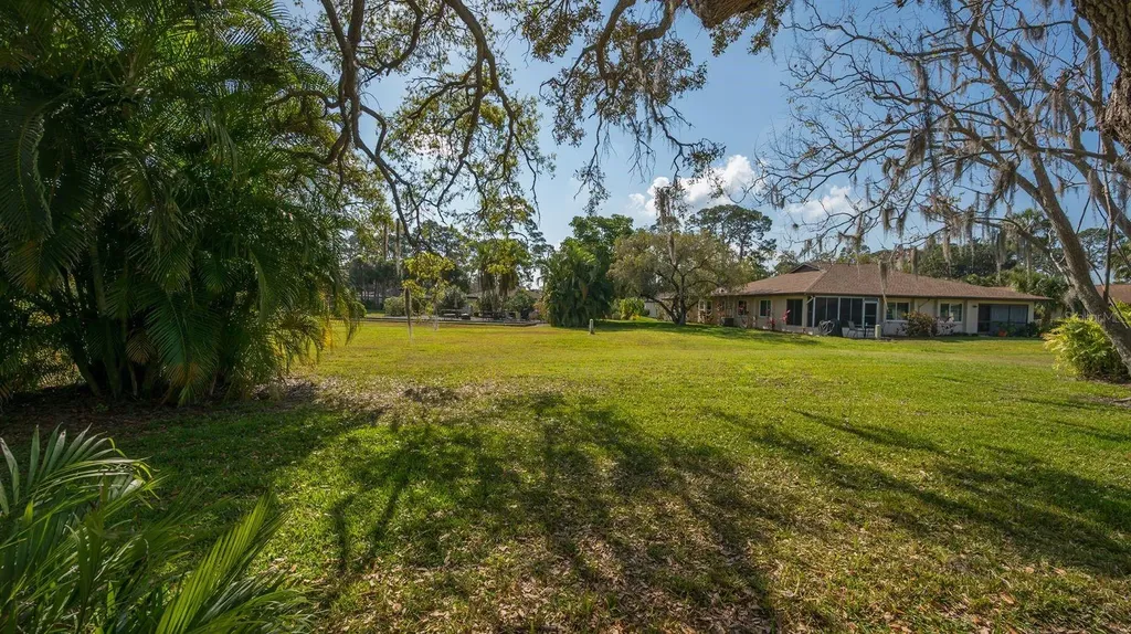 7031 Bright Creek Drive Sarasota FL 34231