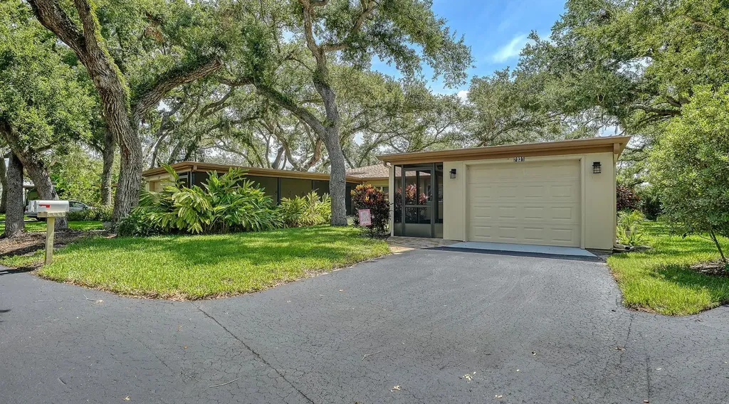 7031 Bright Creek Drive Sarasota FL 34231
