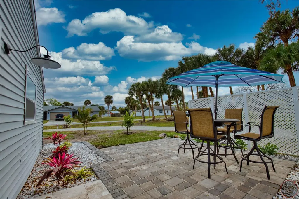 5042 Linda Street Venice FL 34293