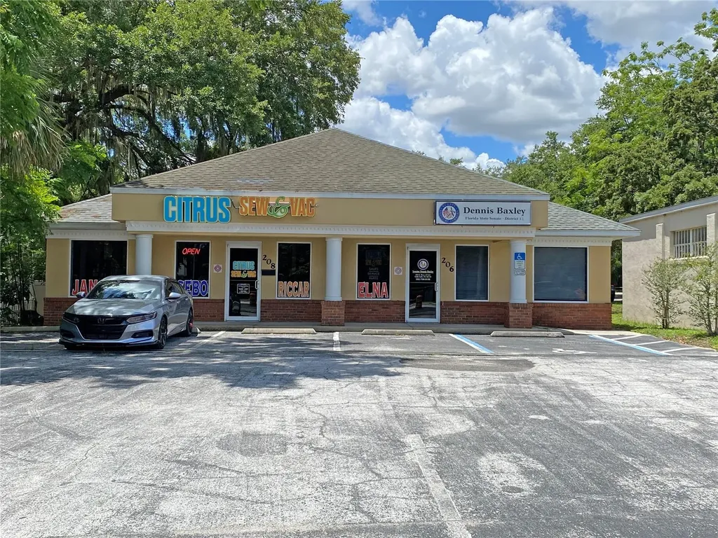 206 S Us Highway 27/441 Lady Lake FL 32159