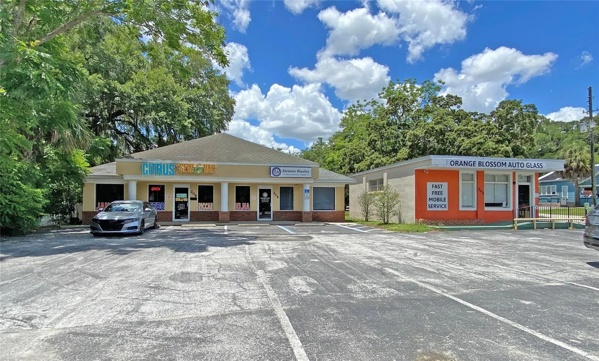 206 S Us Highway 27/441 Lady Lake FL 32159