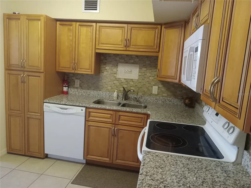 2464 Australia Way E Clearwater FL 33763