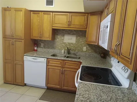 2464 Australia Way E Clearwater FL 33763