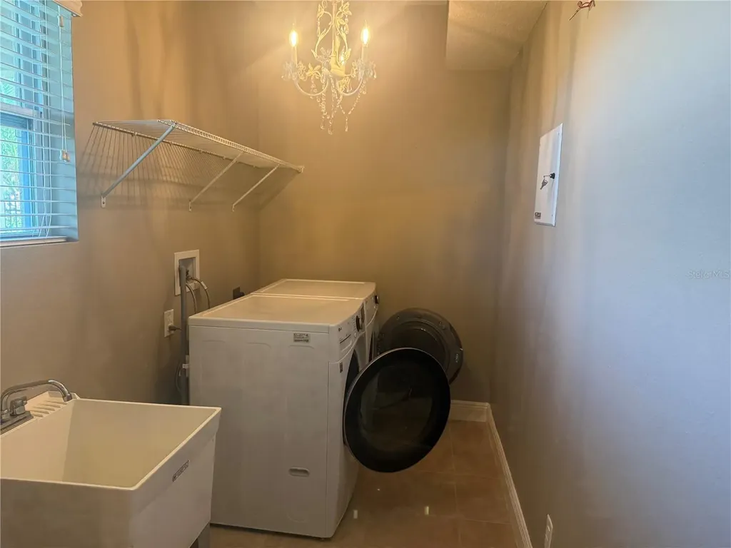 3128 Amalfi Drive Orlando FL 32820