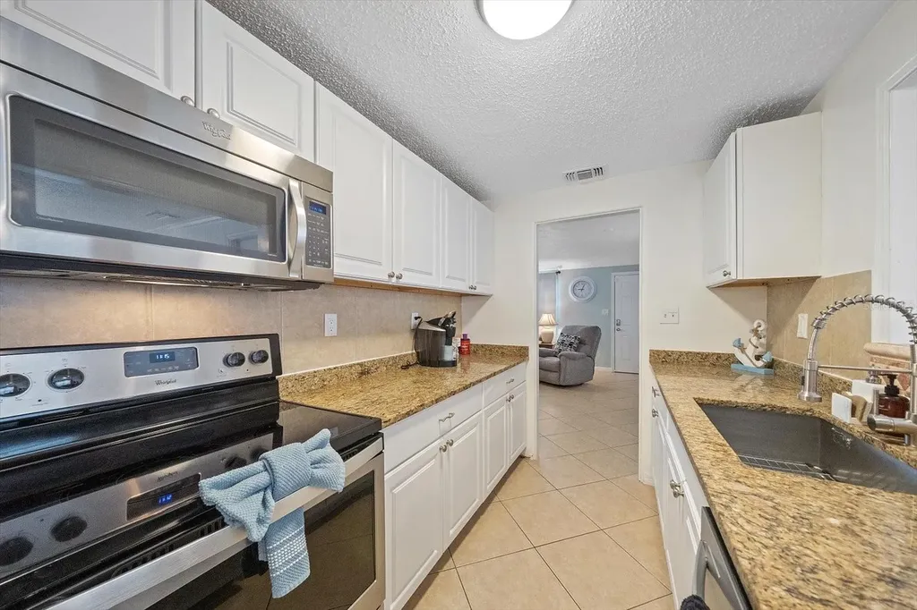 2135 Lee Lane Sarasota FL 34231