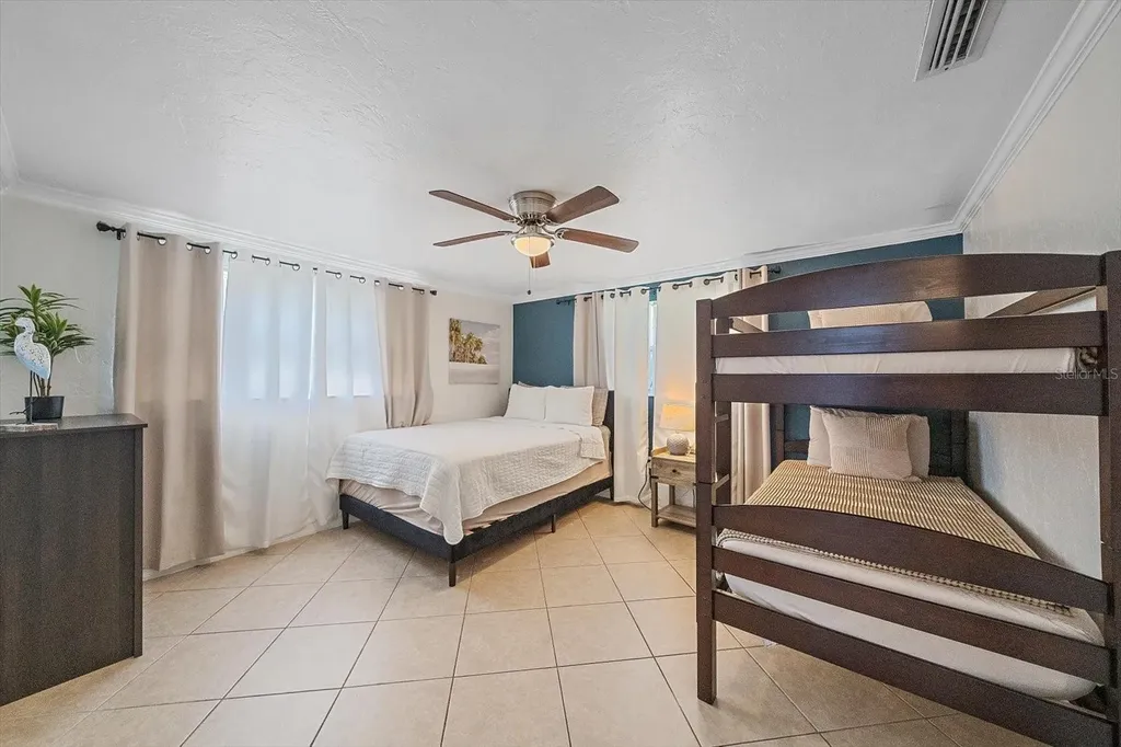 2135 Lee Lane Sarasota FL 34231