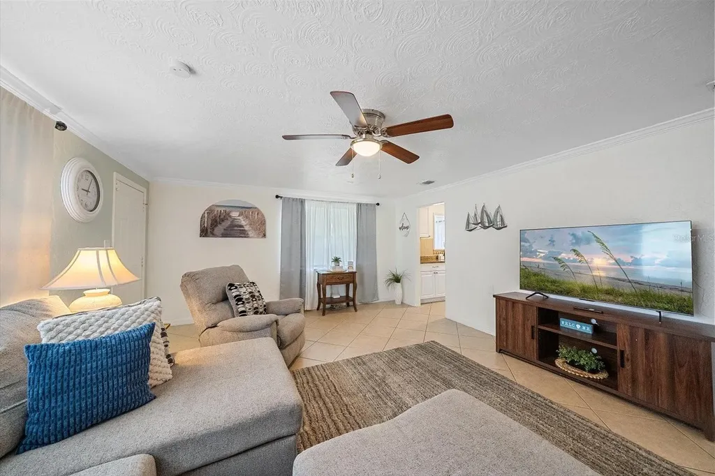 2135 Lee Lane Sarasota FL 34231