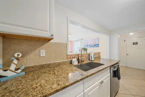 2135 Lee Lane Sarasota FL 34231