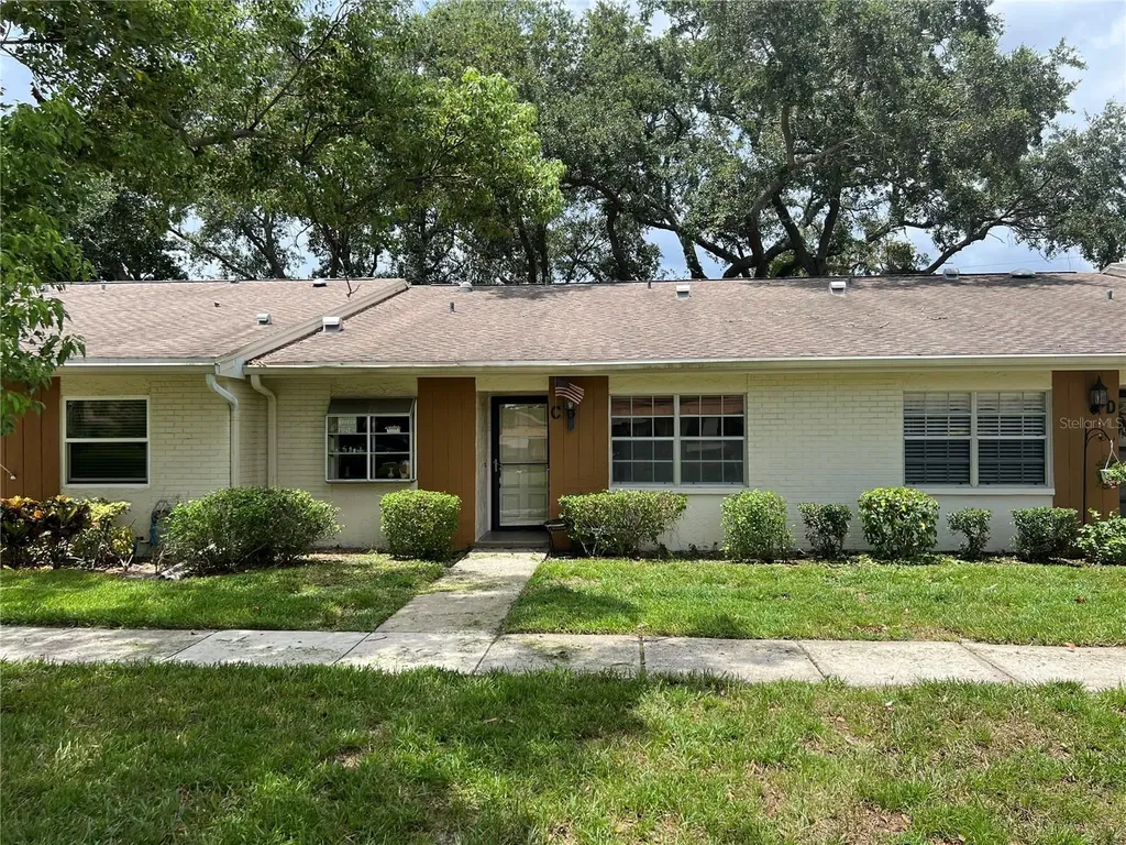 2297 Lark Circle E Palm Harbor FL 34684