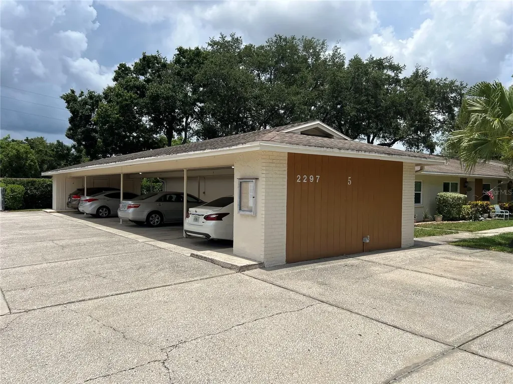 2297 Lark Circle E Palm Harbor FL 34684