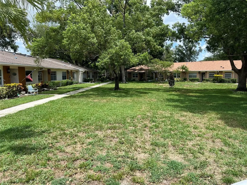 2297 Lark Circle E Palm Harbor FL 34684