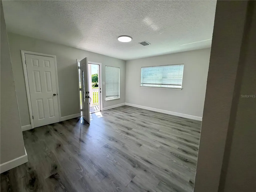 706 Romano Avenue Orlando FL 32807